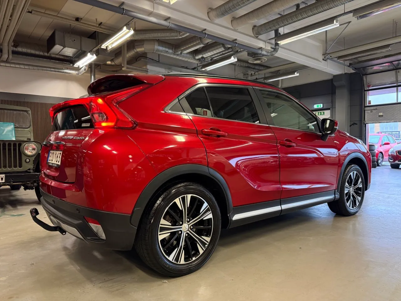 Vehicle image 6