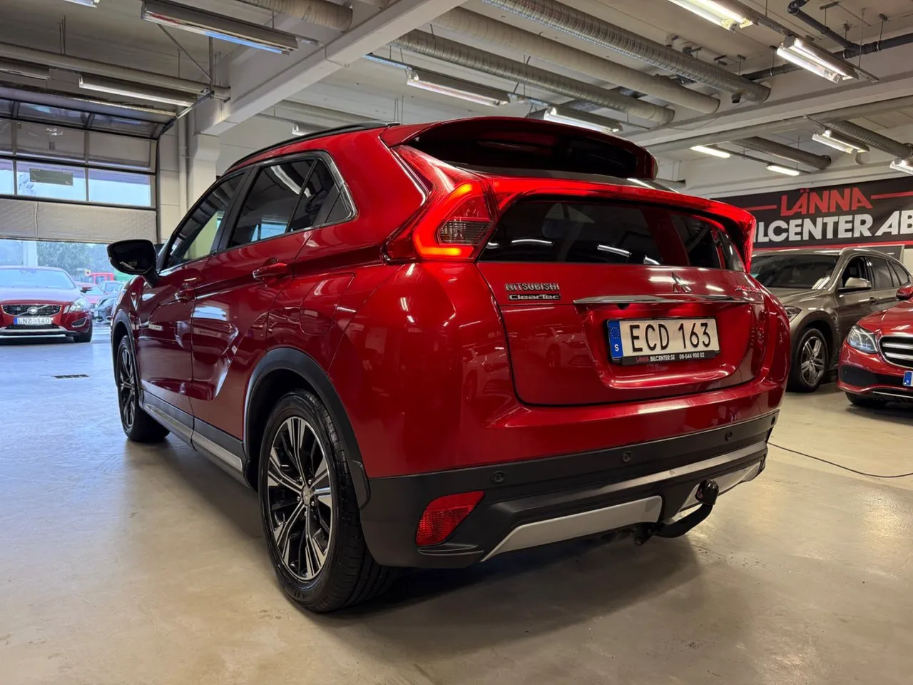 Vehicle image 9