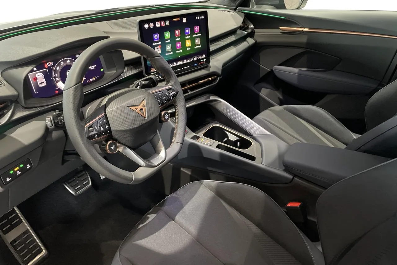 Vehicle image 25