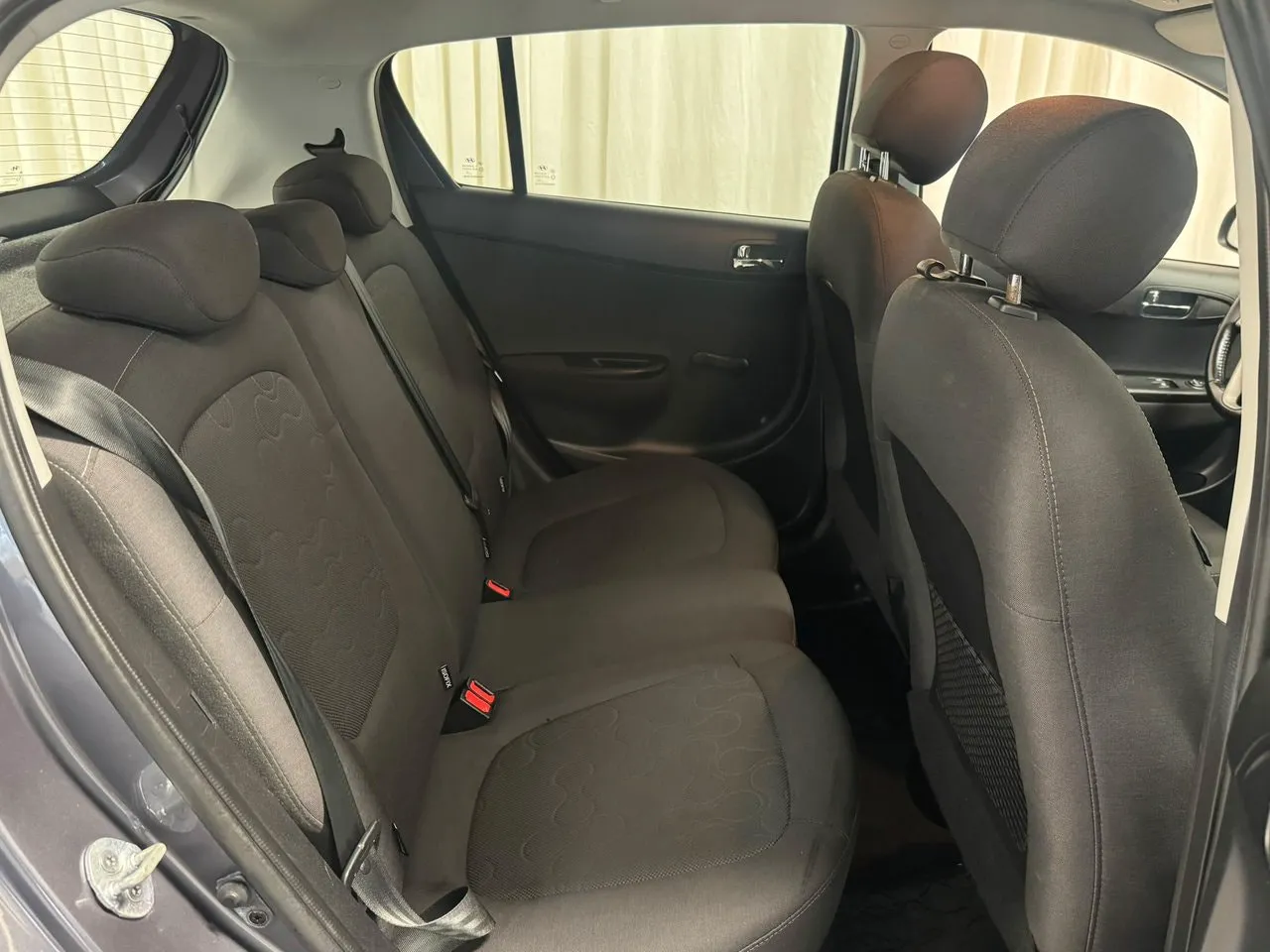 Vehicle image 21