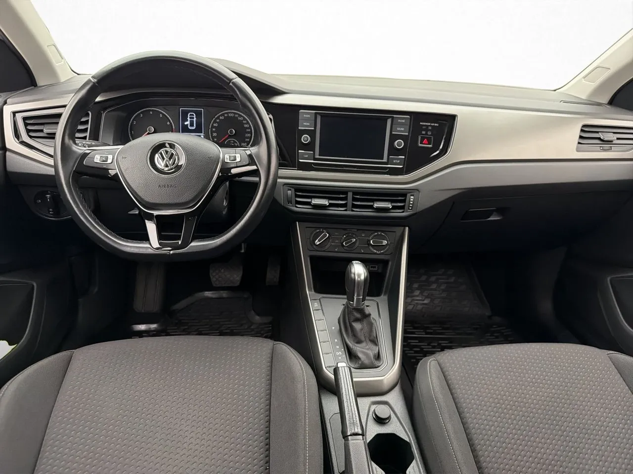 Vehicle image 18