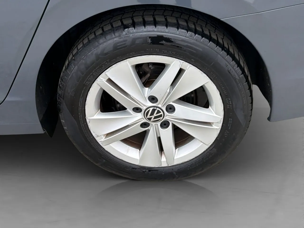 Vehicle image 25
