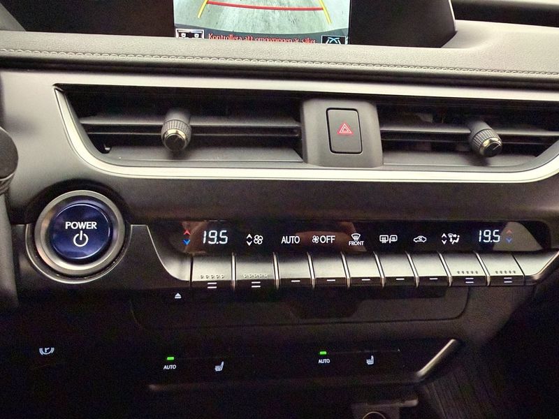 Lexus UX bild 20