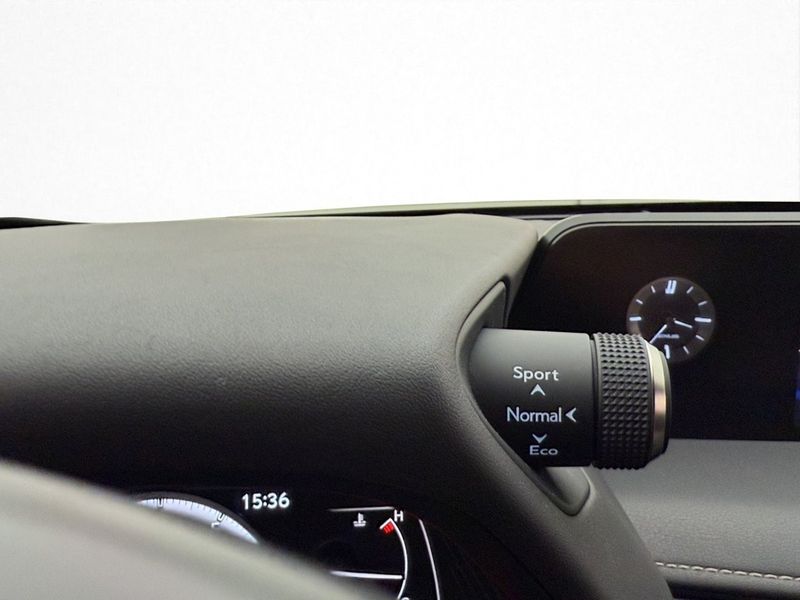 Lexus UX bild 21