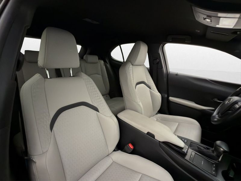 Lexus UX bild 24