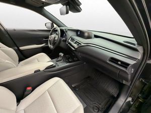 Lexus UX bild 23
