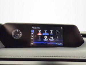 Lexus UX bild 19