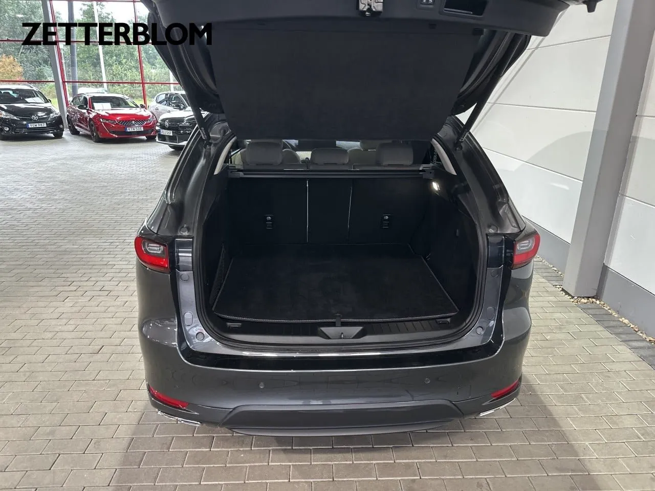 Vehicle image 5