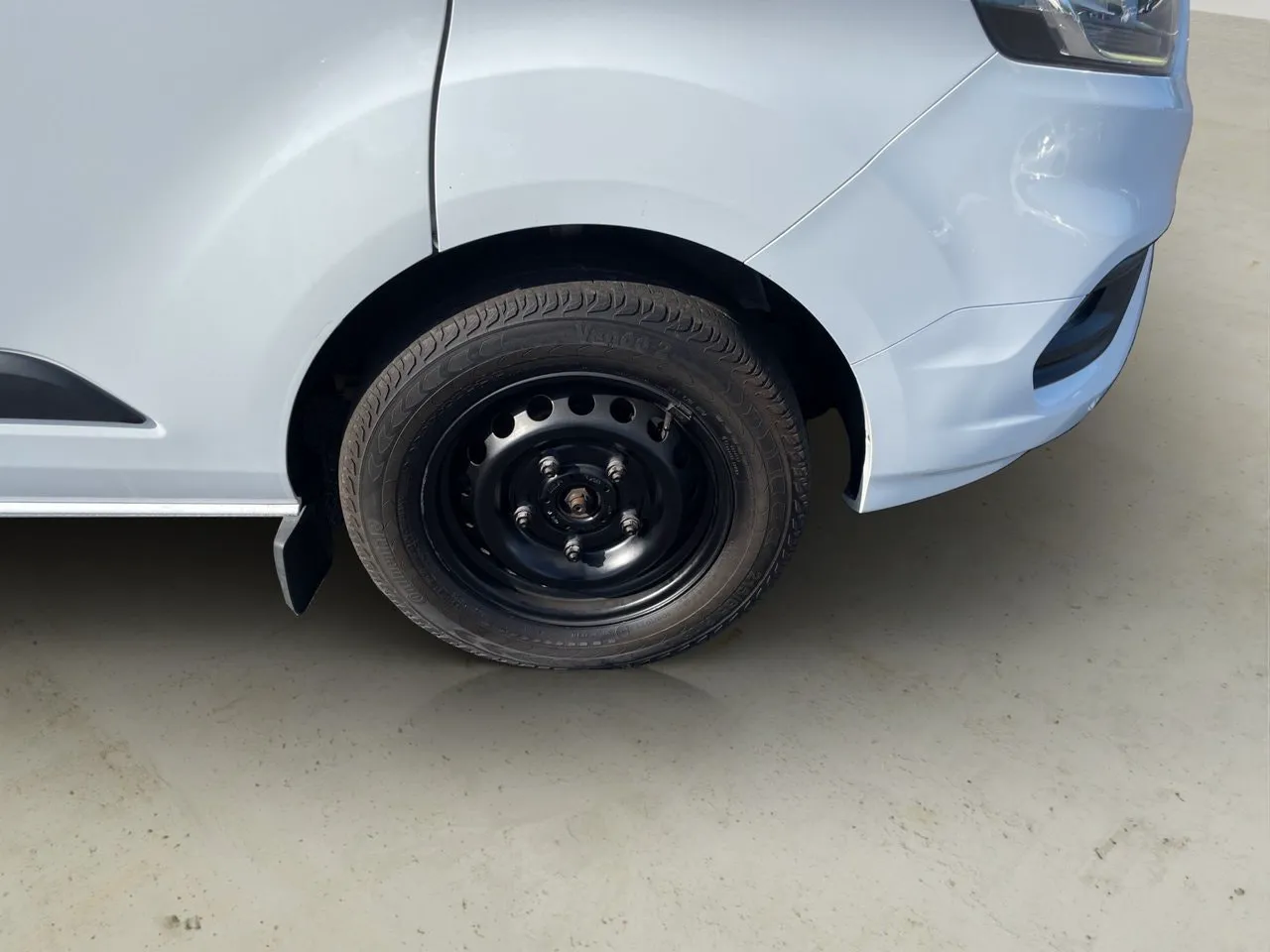 Vehicle image 22