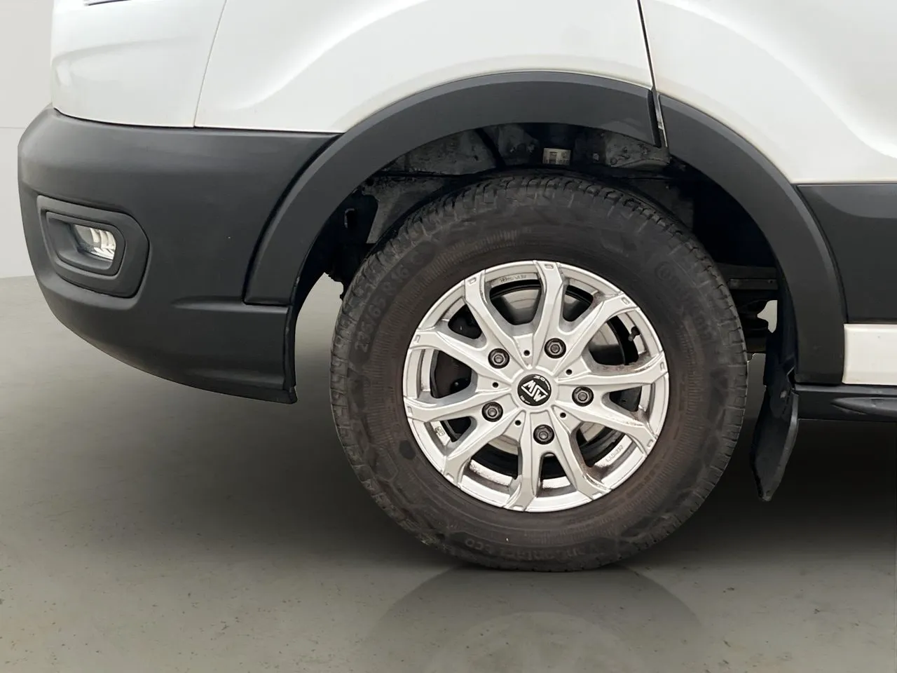 Vehicle image 23