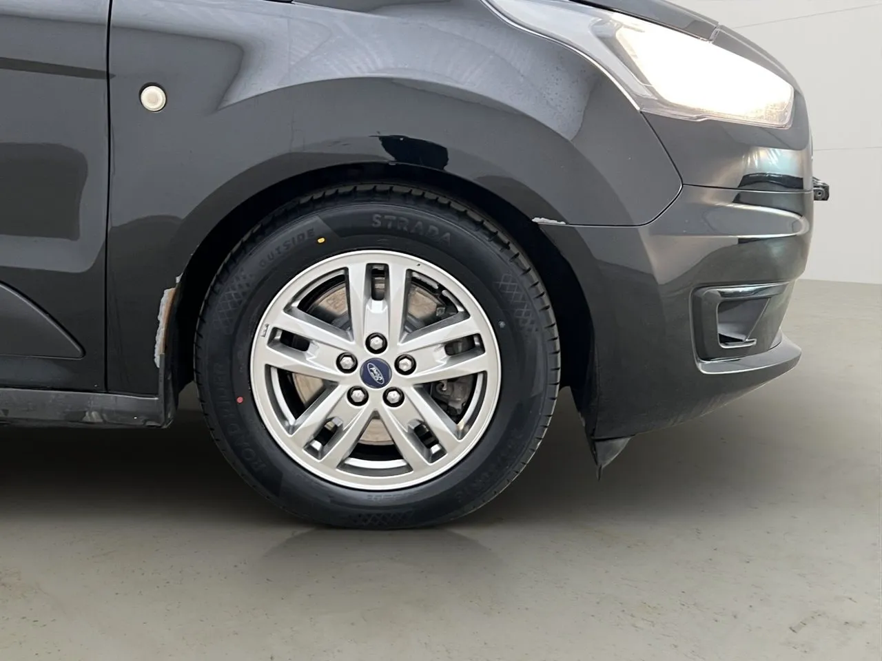 Vehicle image 30