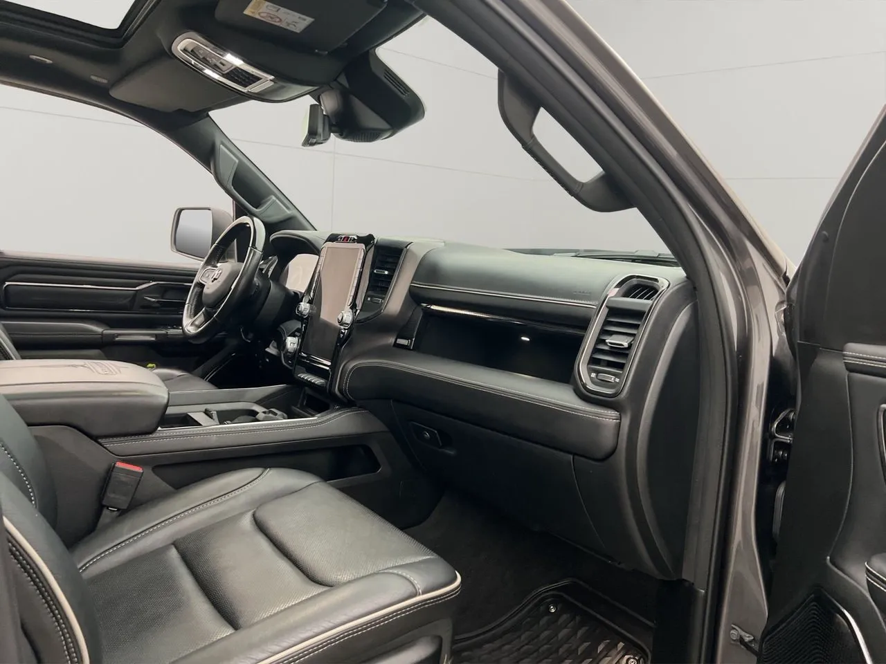 Vehicle image 36