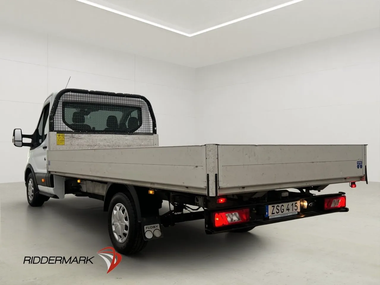 Vehicle image 6