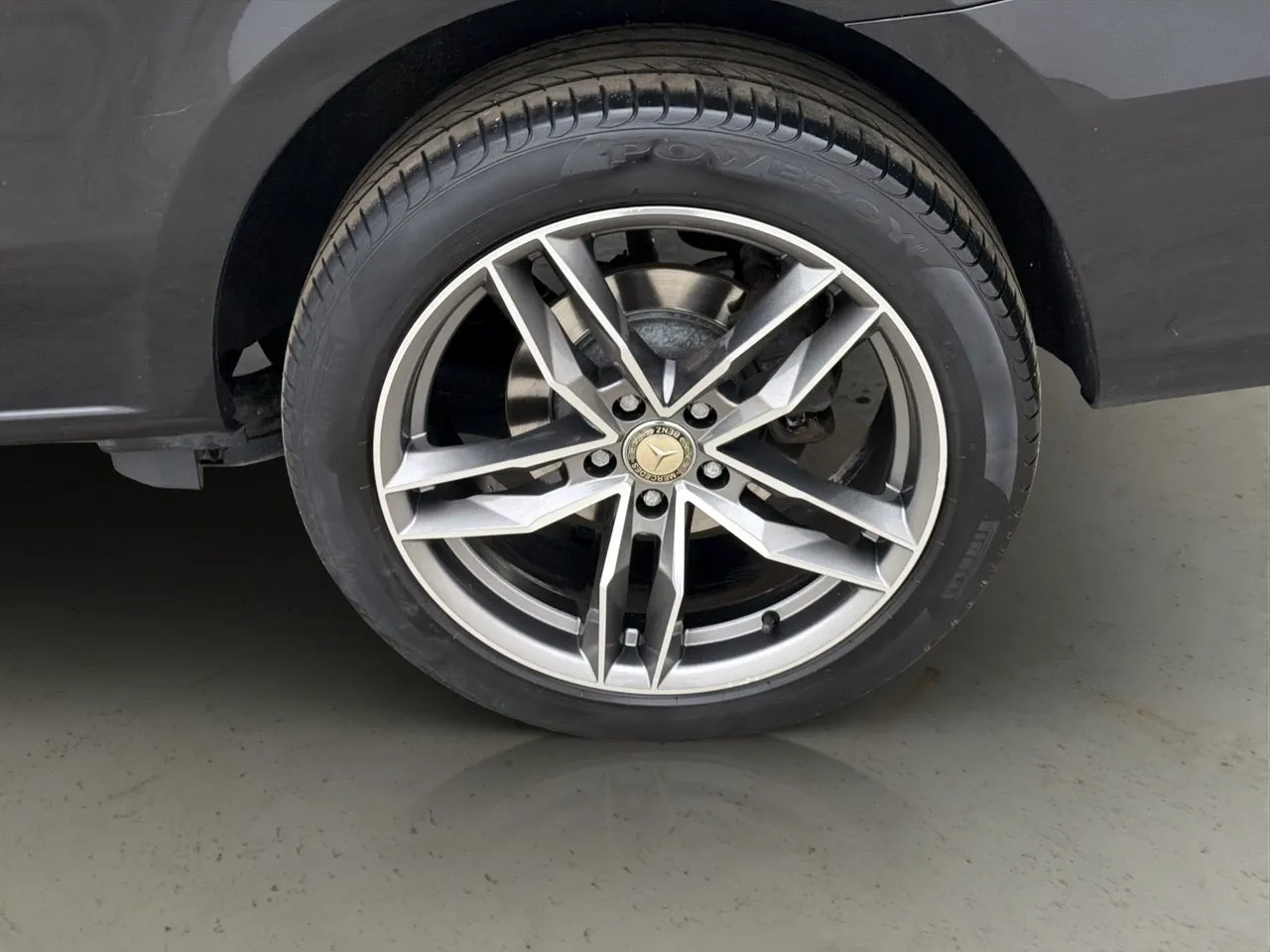 Vehicle image 32