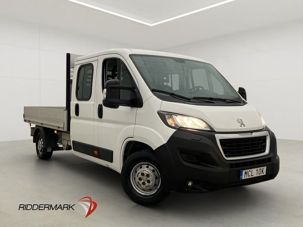 Peugeot Boxer Dubbelhytt FLAK Värmare Dragkrok 7-Sits Moms - 2021