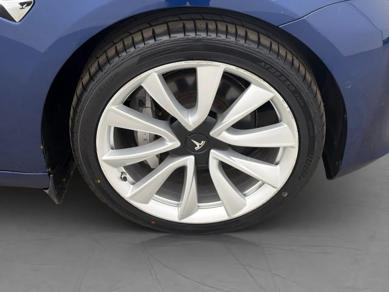 Vehicle image 33