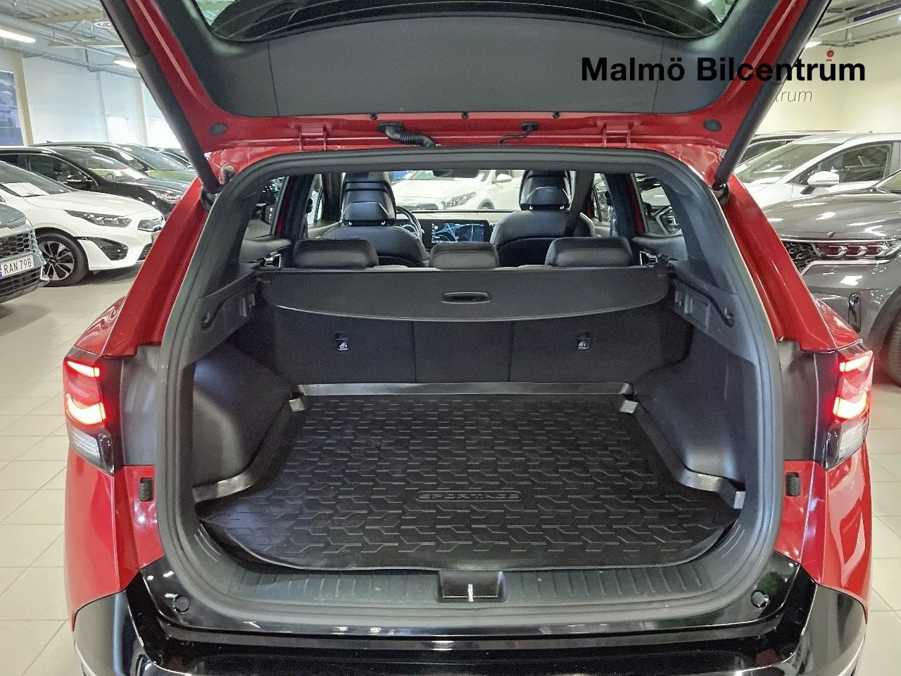 Vehicle image 18