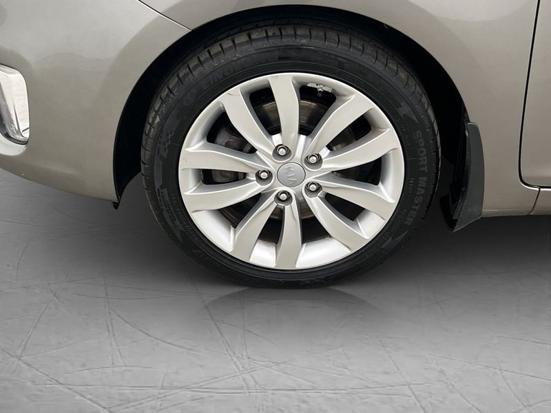 Kia Carens bild 24