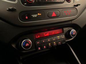 Kia Carens bild 23