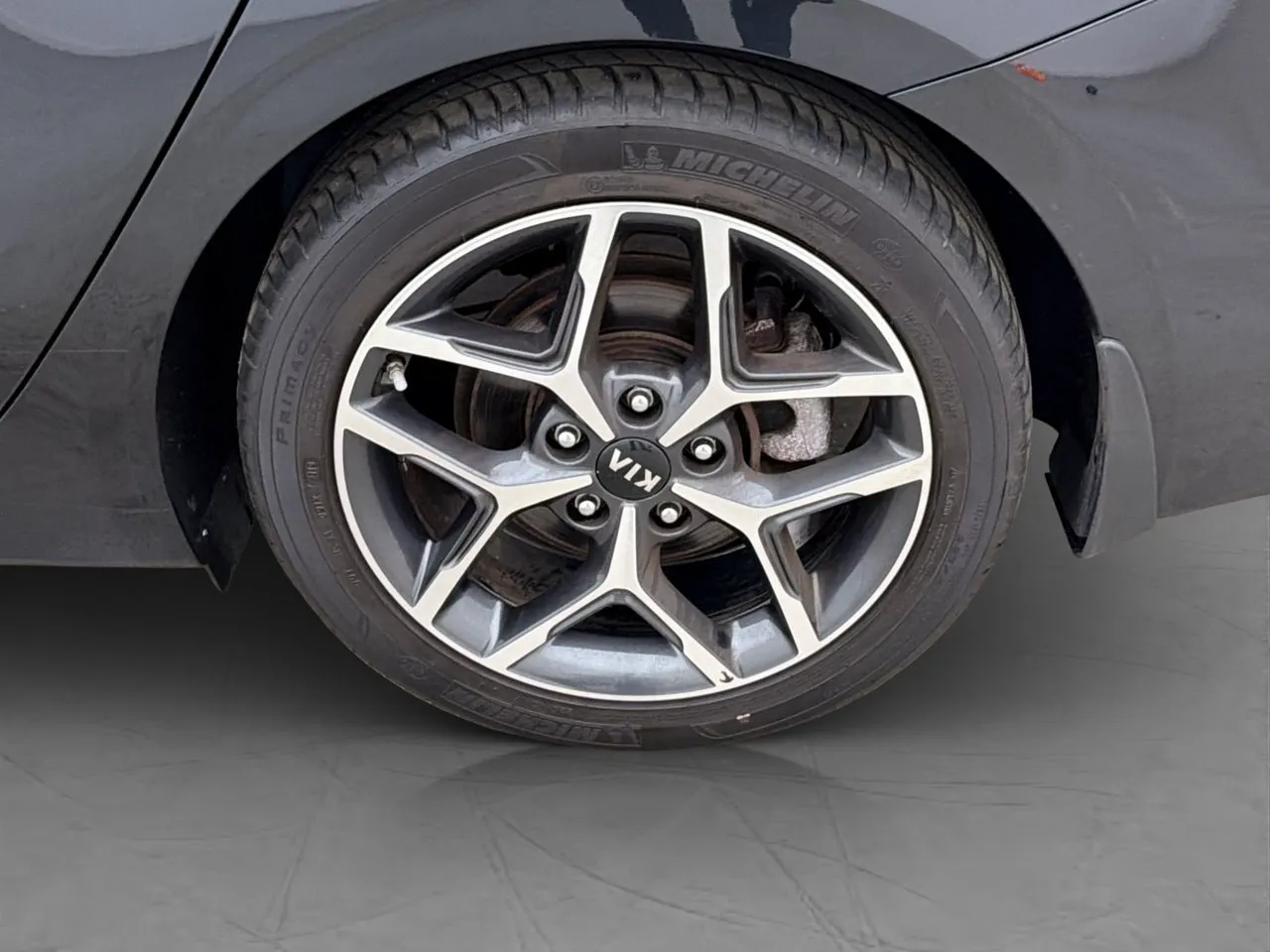 Vehicle image 25