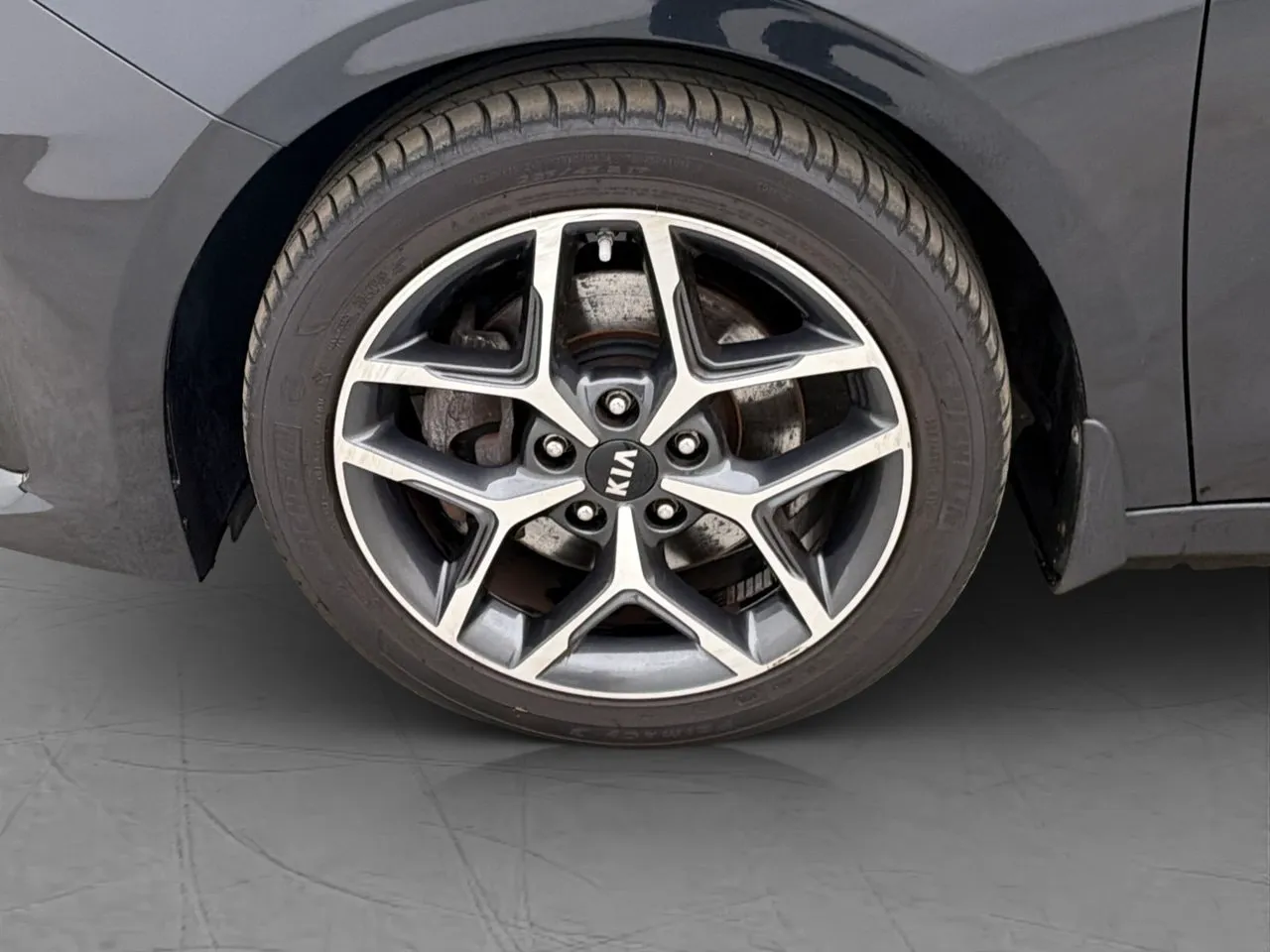 Vehicle image 24