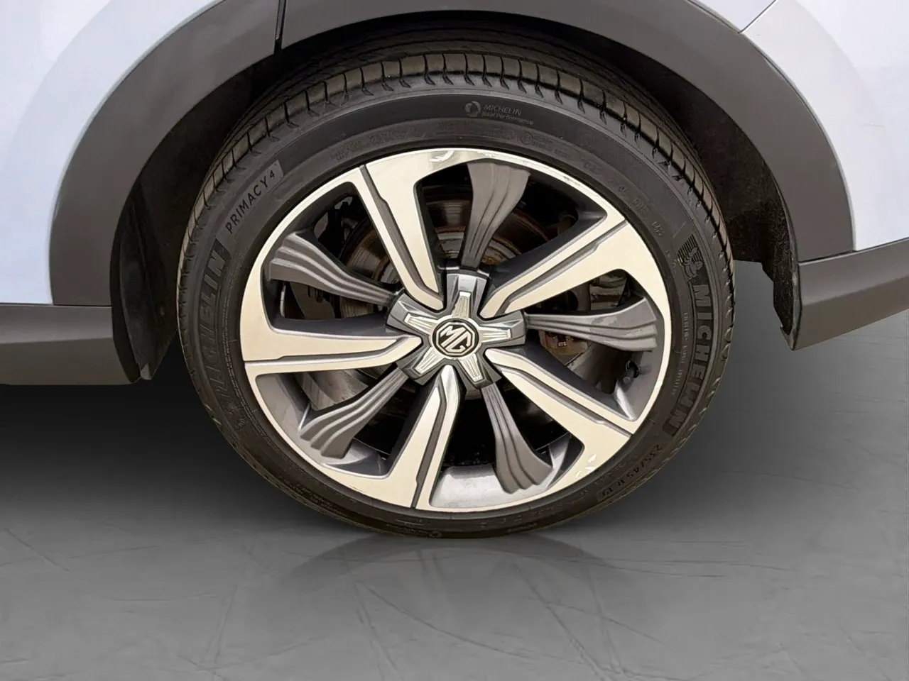 Vehicle image 35
