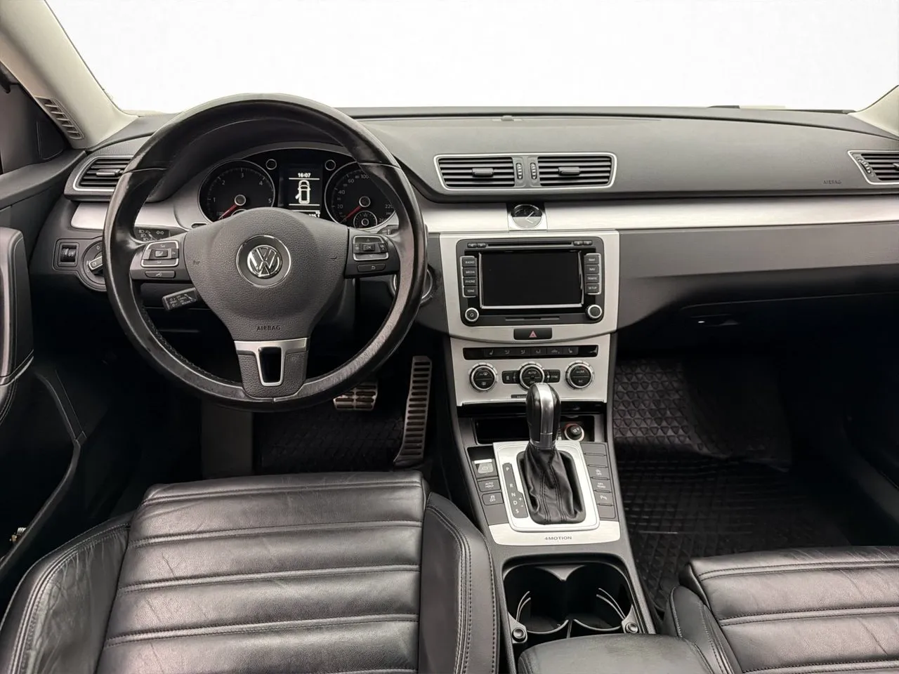 Vehicle image 14