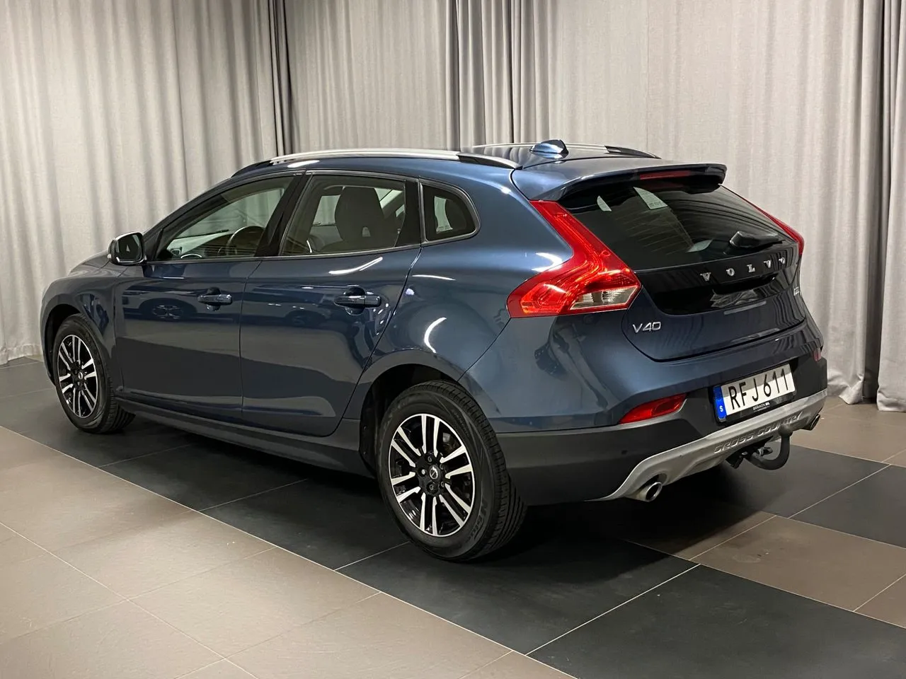 Vehicle image 2