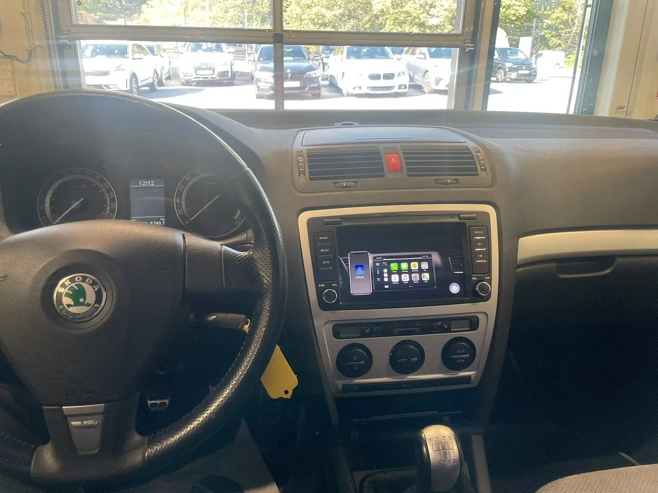 Vehicle image 14