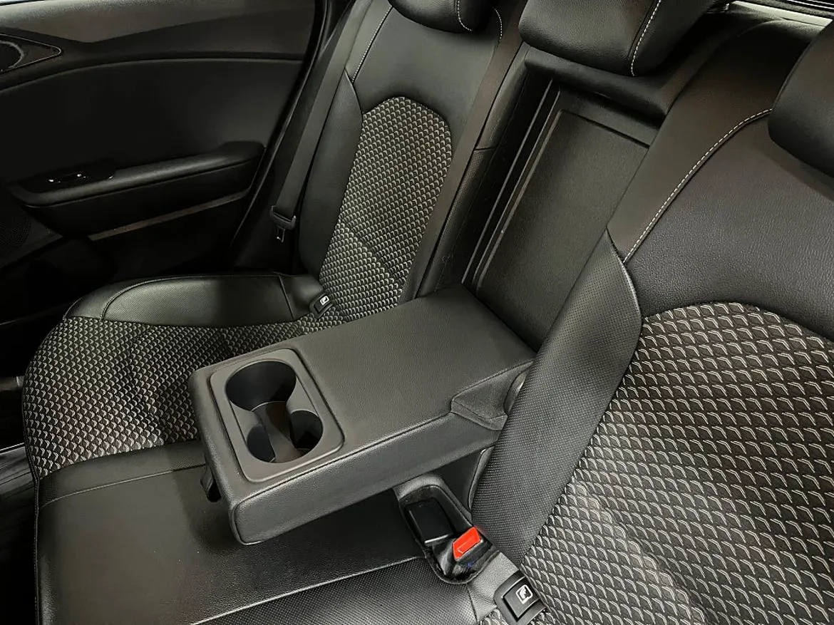Vehicle image 24