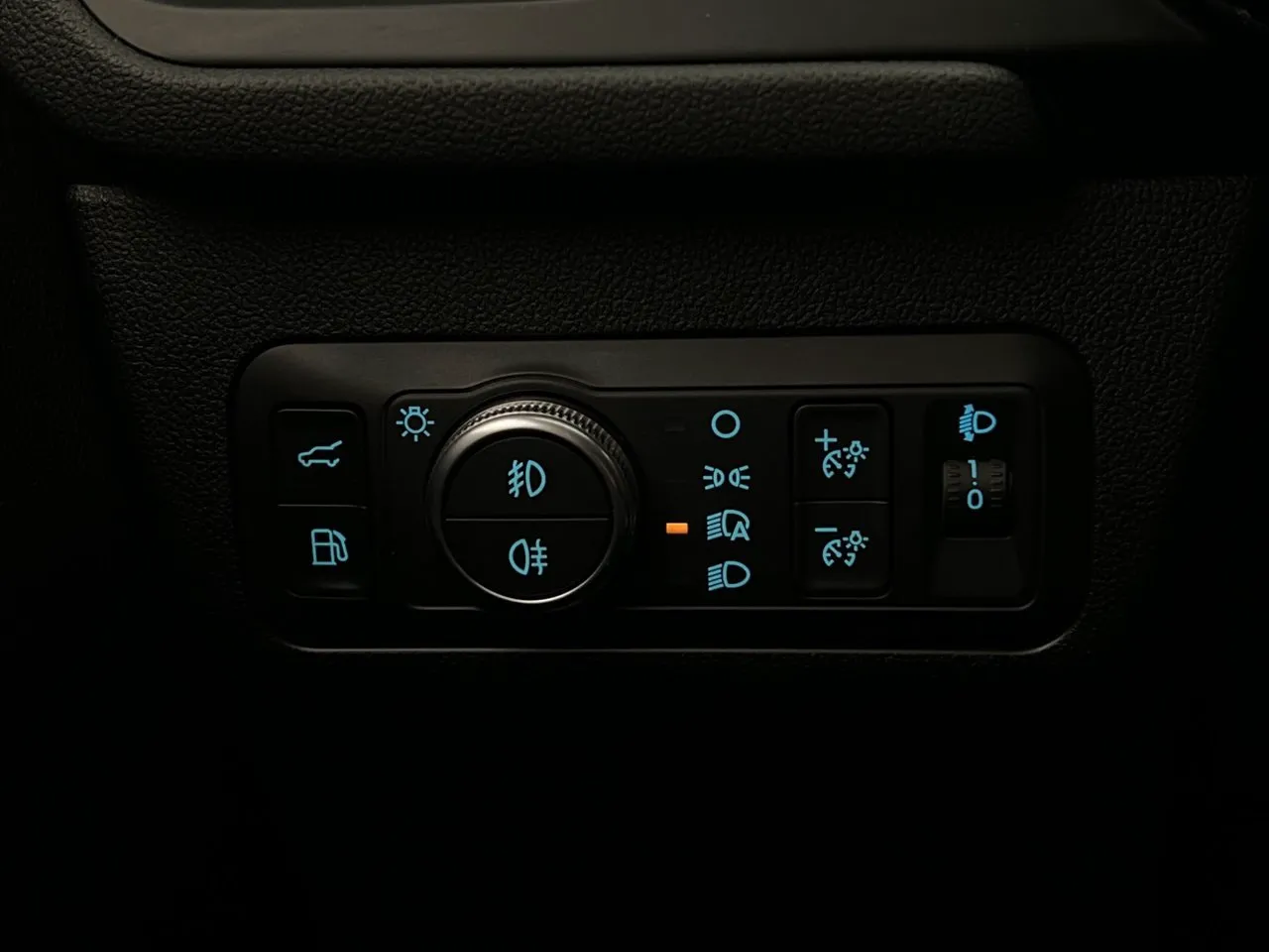 Vehicle image 27