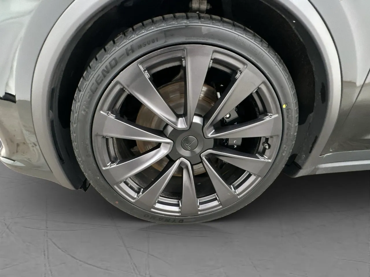 Vehicle image 32