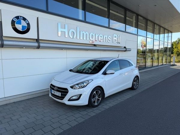 Hyundai i30 1.6 GDi 135hk Go Plus Navi Backkamera Drag | Ränta - 2017