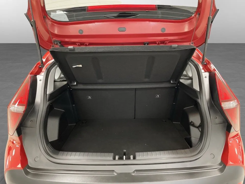 Vehicle image 16