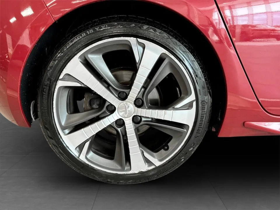 Vehicle image 14