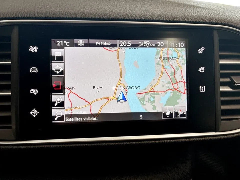 Vehicle image 8