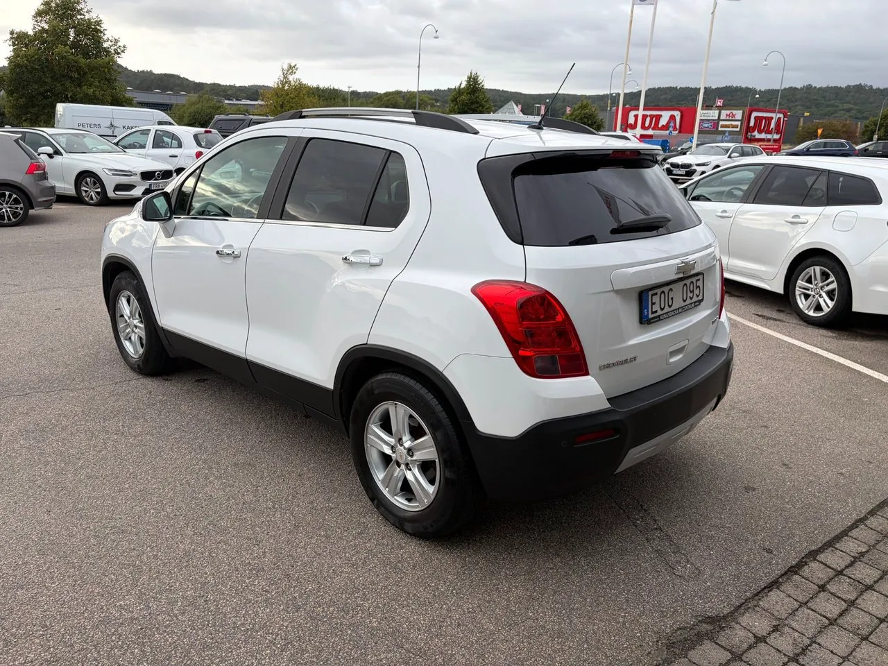 Vehicle image 3