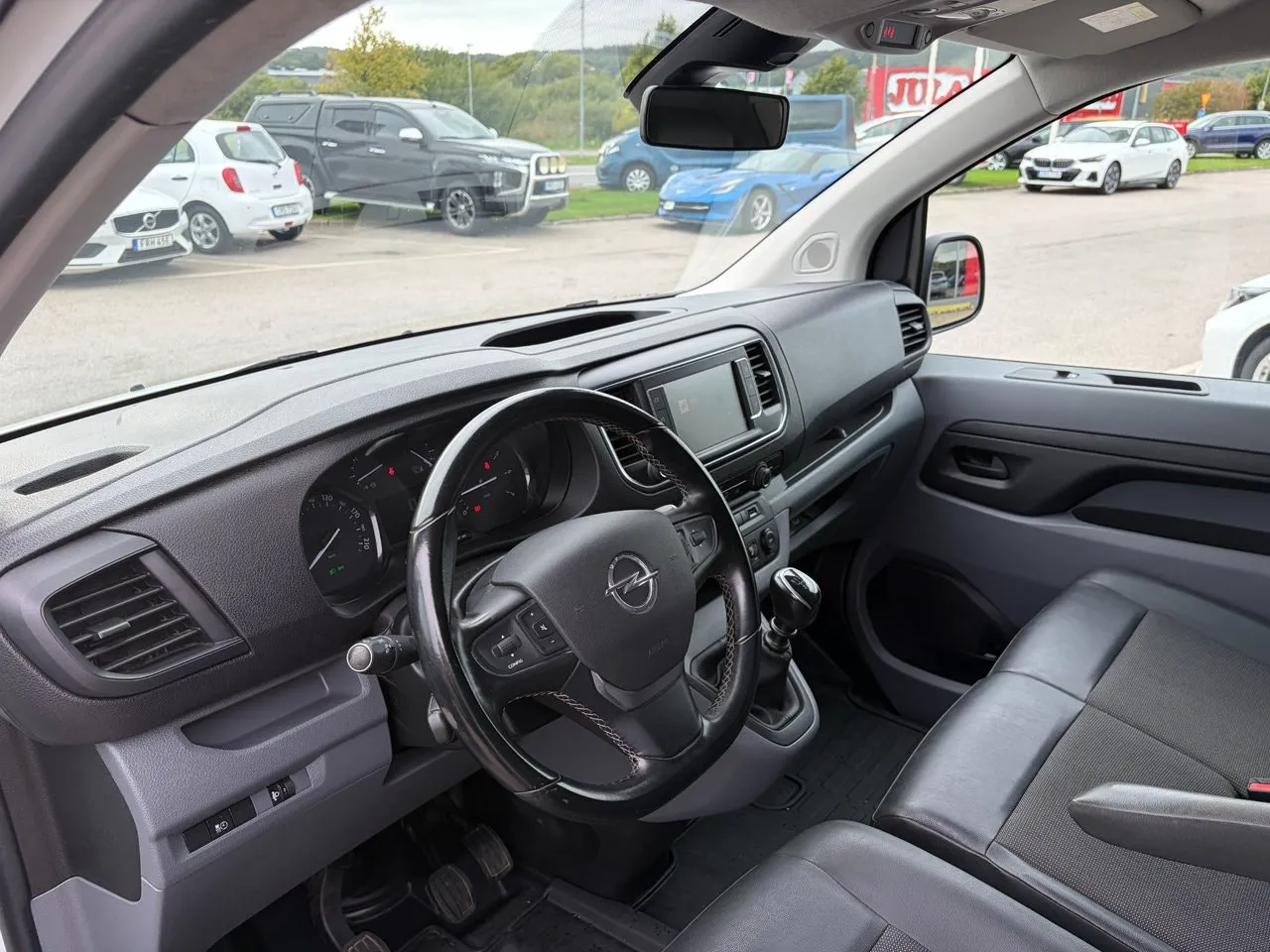 Vehicle image 8