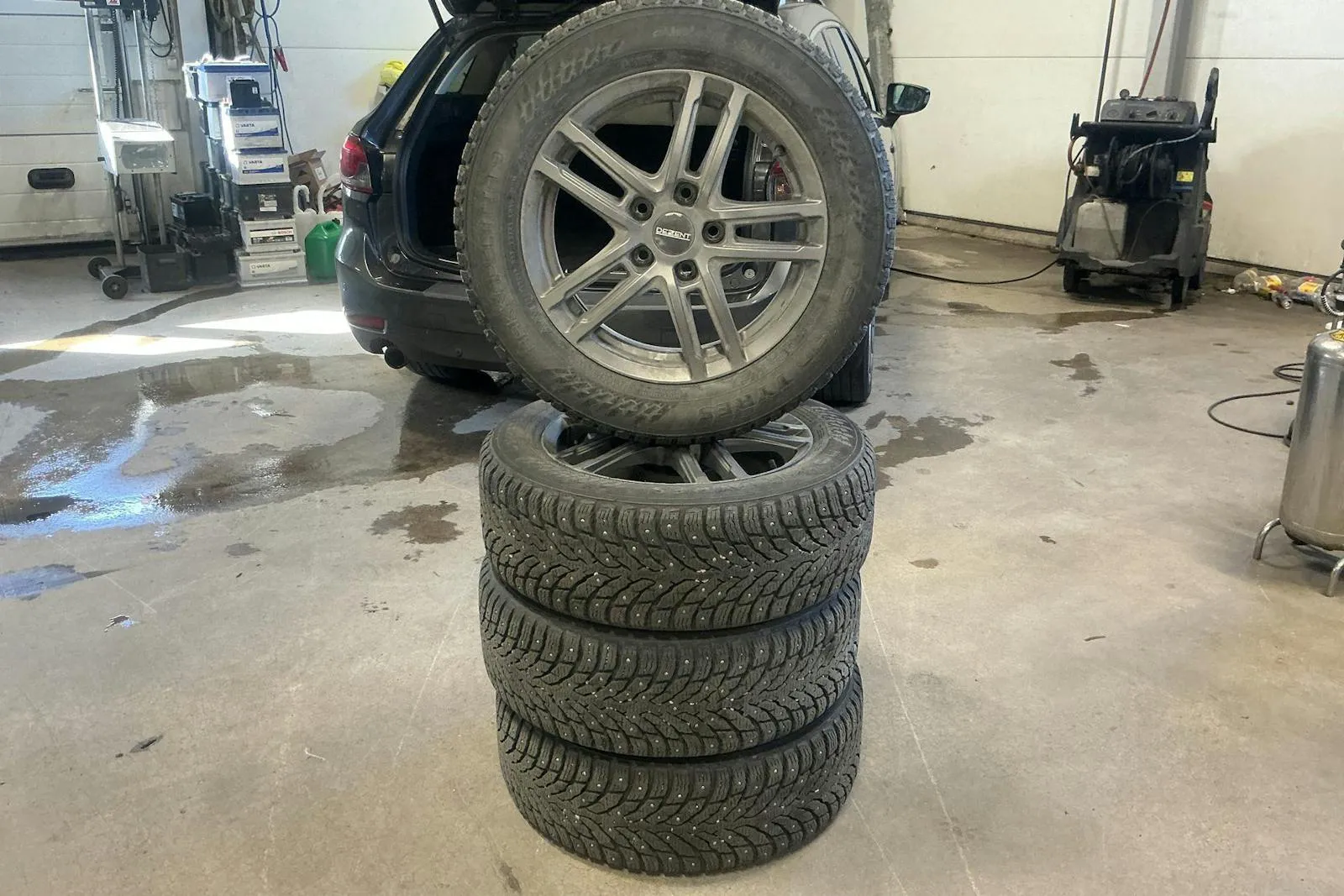 Vehicle image 13