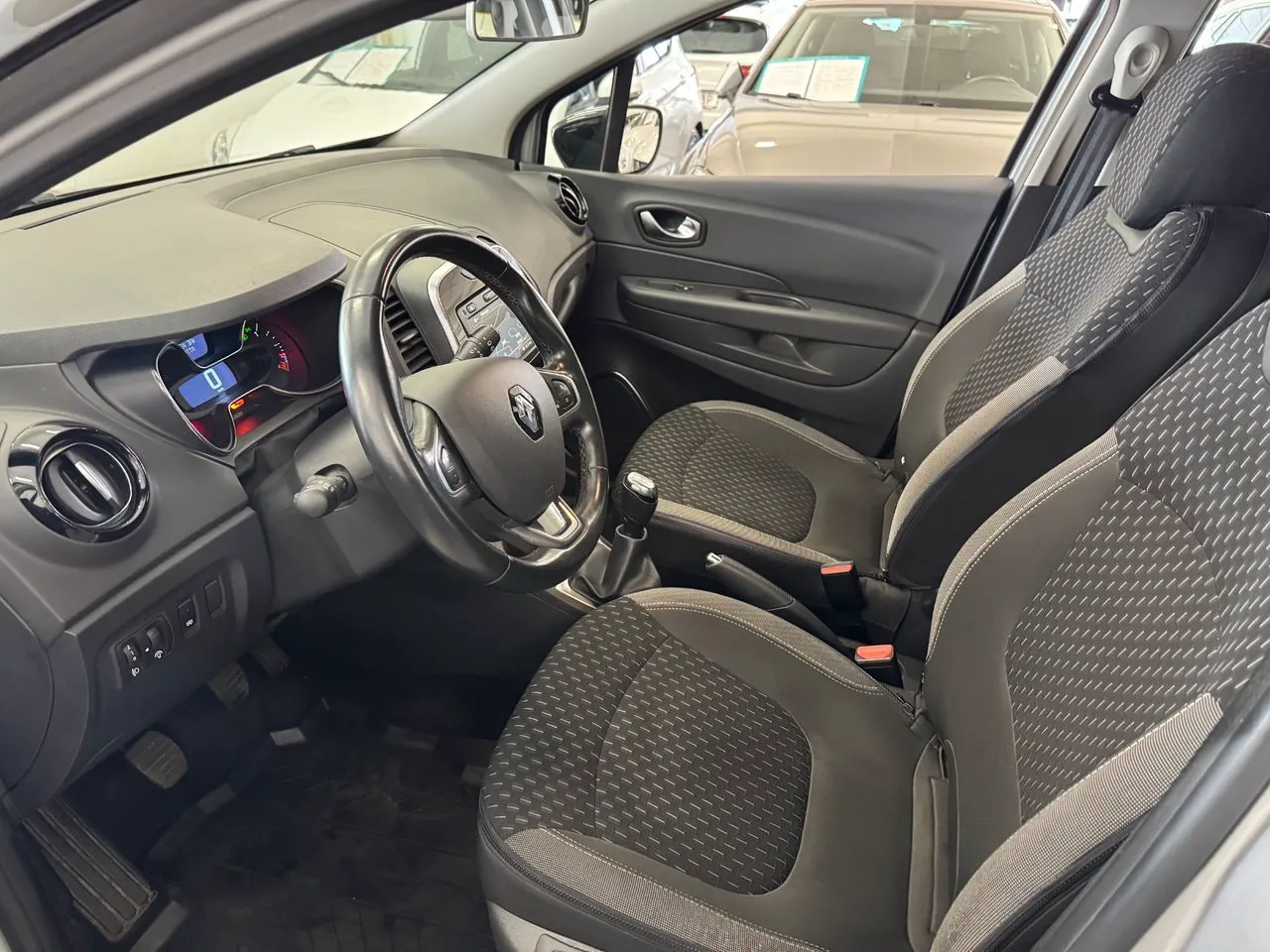 Vehicle image 17
