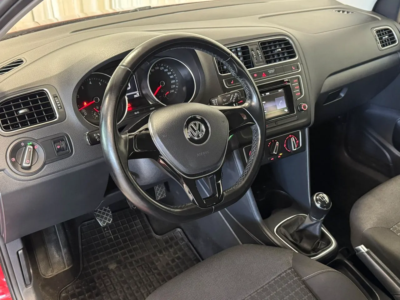 Vehicle image 6