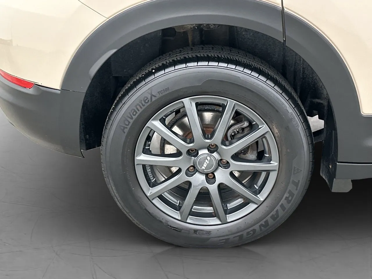 Vehicle image 23