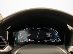 BMW 330 bild 18