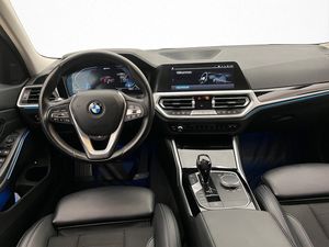 BMW 330 bild 13