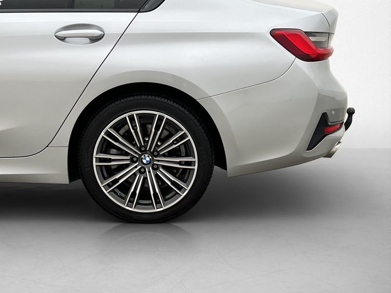 BMW 330 bild 34