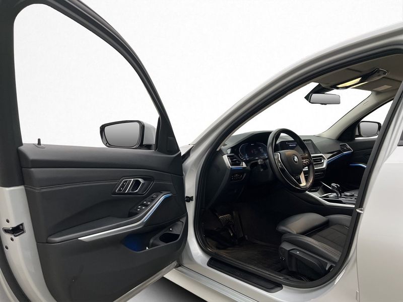 BMW 330 bild 11