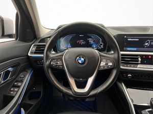 BMW 330 bild 14