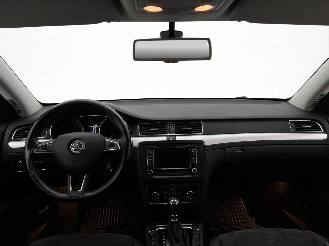 Vehicle image 14