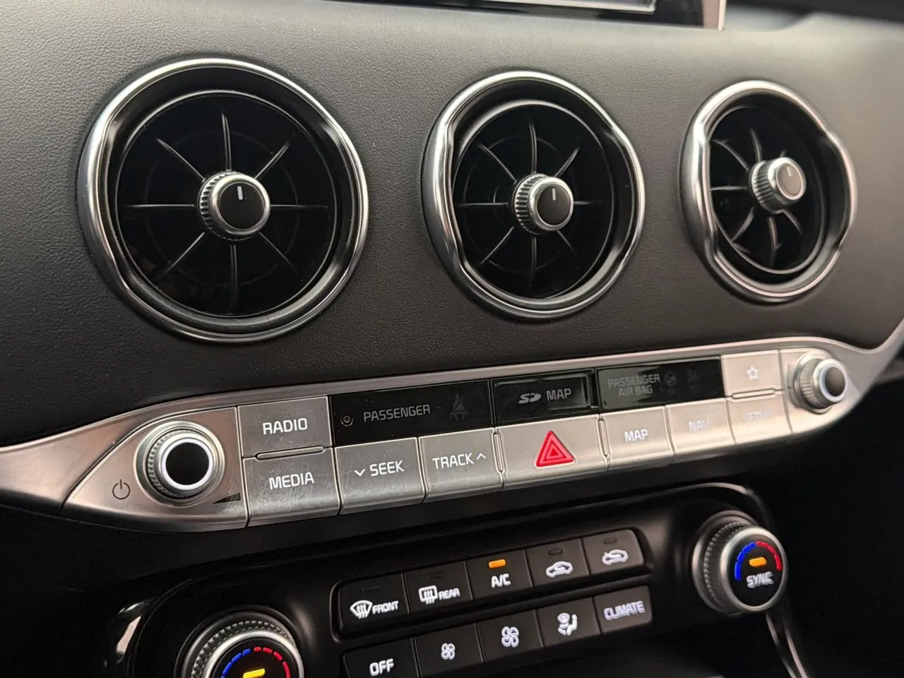Vehicle image 27