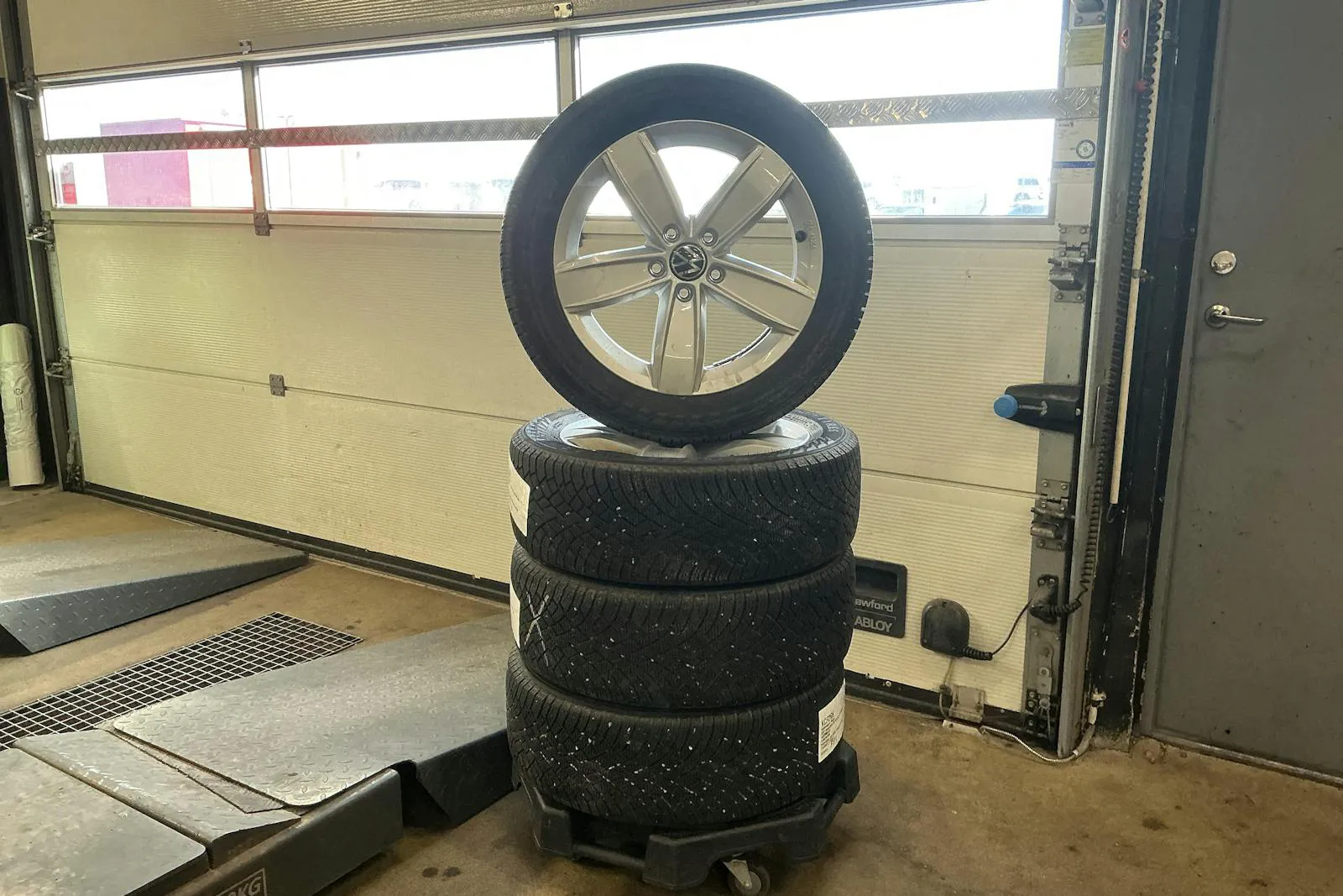 Vehicle image 19